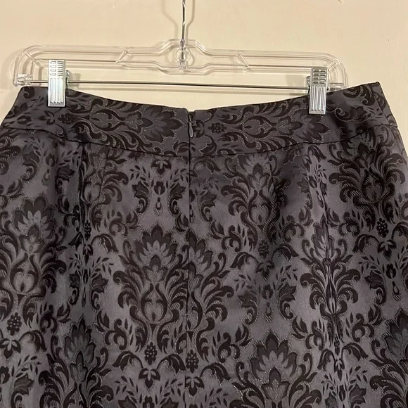 Ann Taylor gray damask skirt with pockets! - Picture 6 of 8
